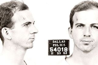 Tělo Lee Harveyho Oswalda bylo v roce 1981 vykopáno z hrobu. Za uchem měl díru, na ruce dva prsteny - Médium.cz